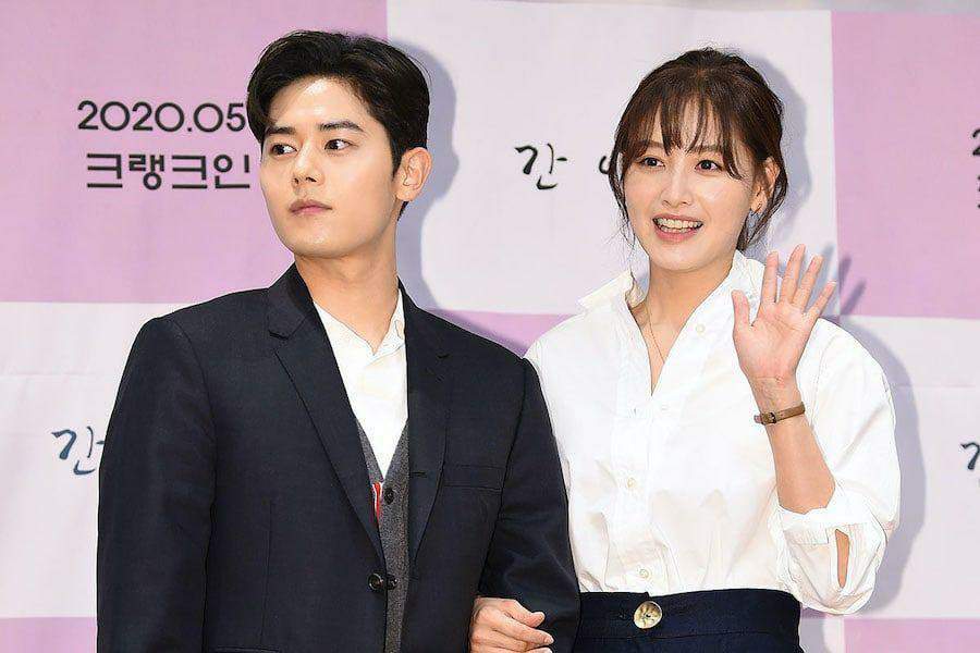 KimJaeKyungBR's tweet photo. 『📰•📸』#KimJaekyung entrou na indústria cinematográfica este ano e vai estrelar ao lado do astro masculino #KimDongJun para o filme coreano #SimpleStation.
O novo filme "Simple Station" está programado para ser lançado no próximo ano. https://t.co/lD0Aco43nj