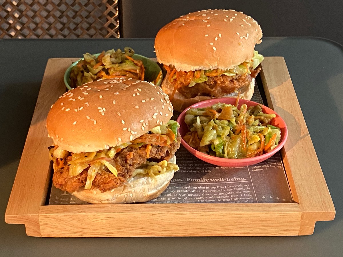 susanjungfood's tweet photo. #belacan and #coconut marinated #friedchicken #burgers with #acarslaw at @houseofmadisonhk @subzerowolfhk for @scmppostmagazine #recipecolumn #recipephotoshoot https://t.co/5DSdGQVP5e