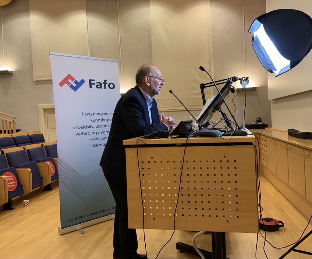 steinrf's tweet image. Jon Erik Dølvik under sin innledning på webinar on Nordic Future of Work som kan følges direkte youtu.be/gWpv5XgYudg  #Fownordics @nordenen