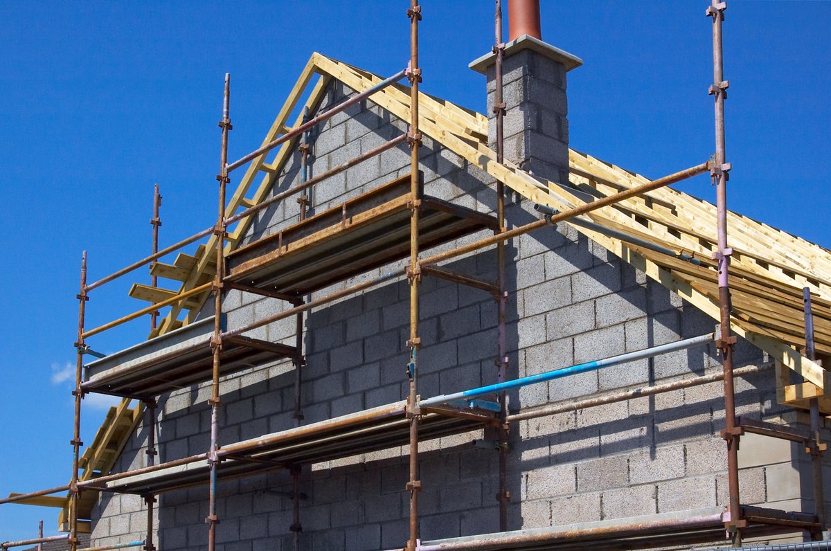 Samen de handen op elkaar voor 53.700 nieuwe woningen in 2030, economische groei en werkgelegenheid in de regio Rotterdam. SvWrR, <a href="/VNONCW010/">VNO-NCW Rotterdam</a>, <a href="/Maaskoepel/">Maaskoepel</a>, <a href="/zuid_holland/">Provincie Zuid-Holland</a>, @NEPROM, <a href="/BouwendNL/">Koninklijke Bouwend Nederland</a> ondertekenen regionaal #Bouwmanifest. #samensterk bit.ly/37gGeZY