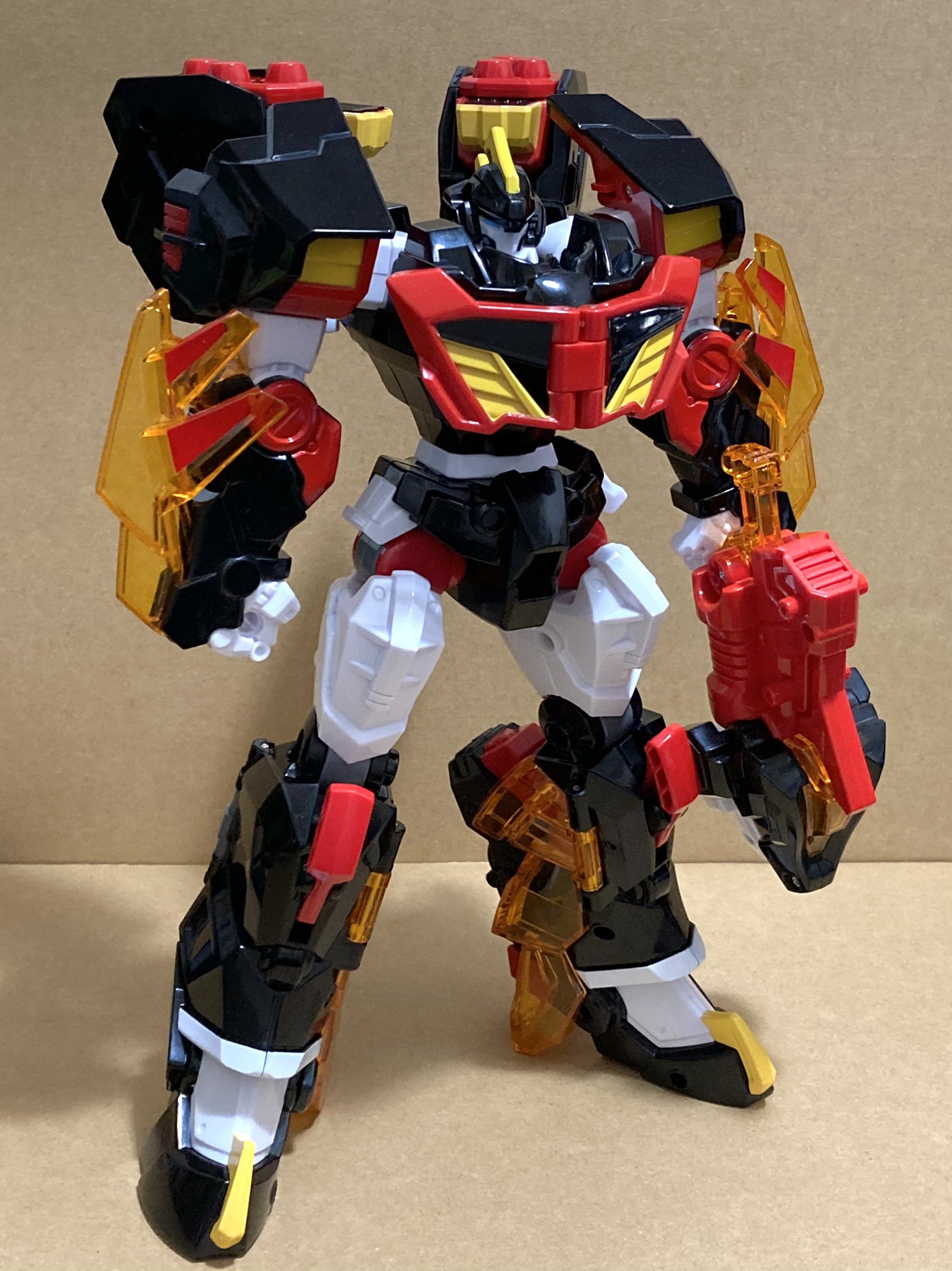 ミニフォース ステゴマグマ ミニフォース ステゴマグマ(ミニフォース恐竜ロボ ステゴマグマ