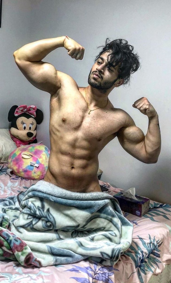 Indian Gay 🏳️‍🌈🔞 on X: Mini-Mouse has got the best view of this Desi  NRI. 😝 t.coatYMZYVLsZ  X