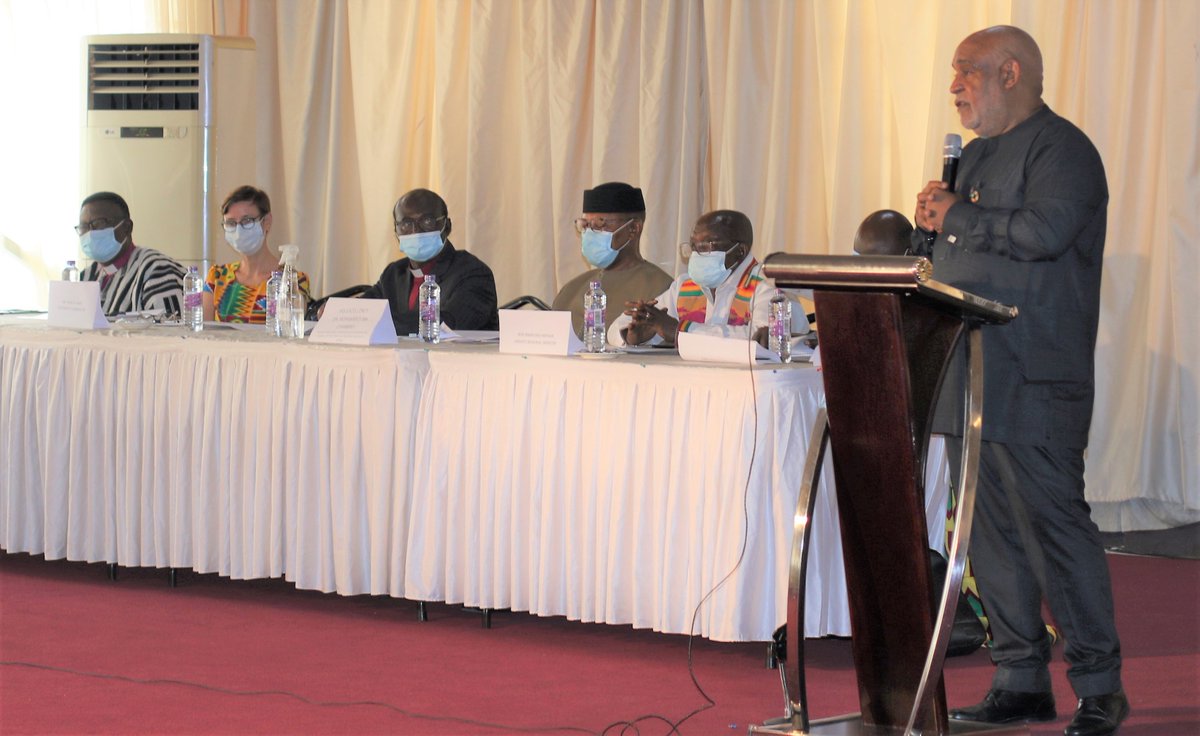 UNDPGhana's tweet photo. Election is a collective under-taking & we all have a role to play in ensuring a peaceful #Elections2020Gh.
Today, @PeaceCouncilGh @UNDP & @UN_UNOWAS are holding a national stakeholder’s dialogue in Kumasi, with key stakeholders from Southern🇬🇭 to promote peaceful #elections. https://t.co/W4nUAqZG9j