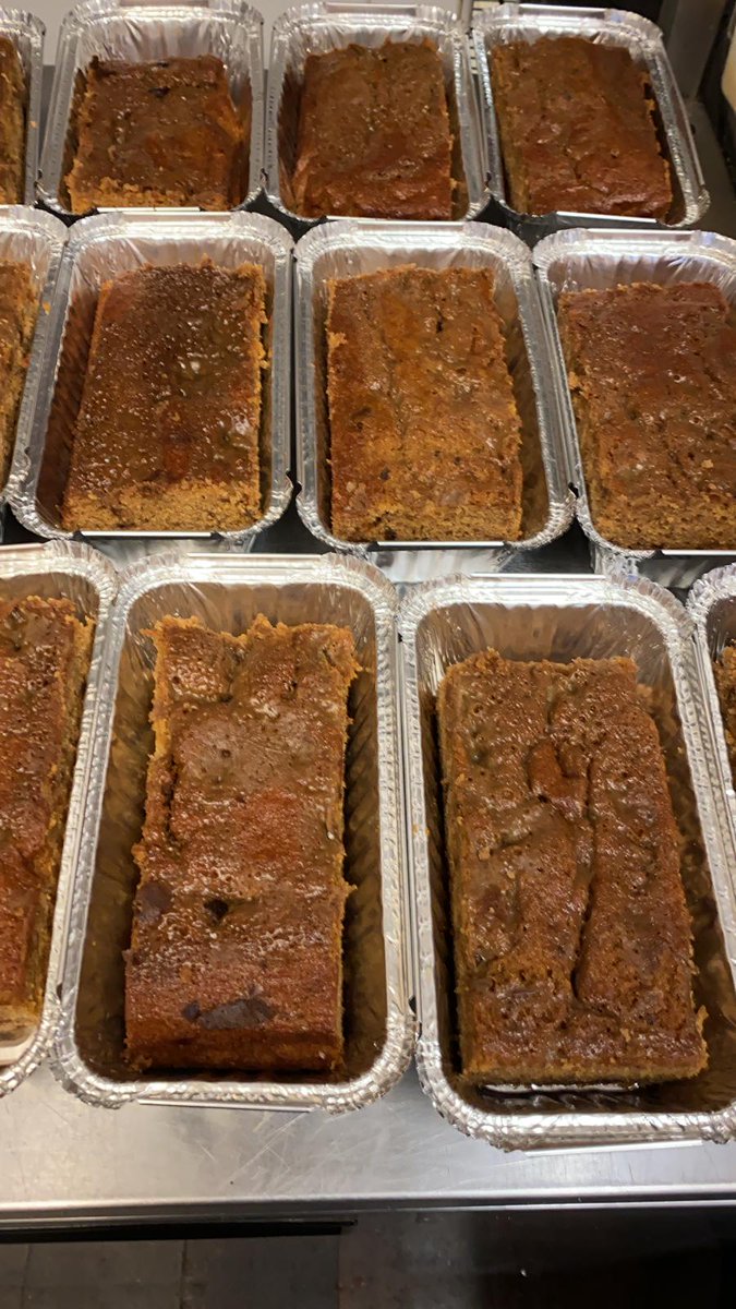 byAlastairL's tweet photo. STICKY TOFFEE PUDDING These beauties will be heading to their new homes today 🚛
Order yours from the shop 👇
https://t.co/9RvBP0vVve
#propergoodfood #cookedtoorder #deliveredfresh #nationwidedelivery https://t.co/p088STU4By