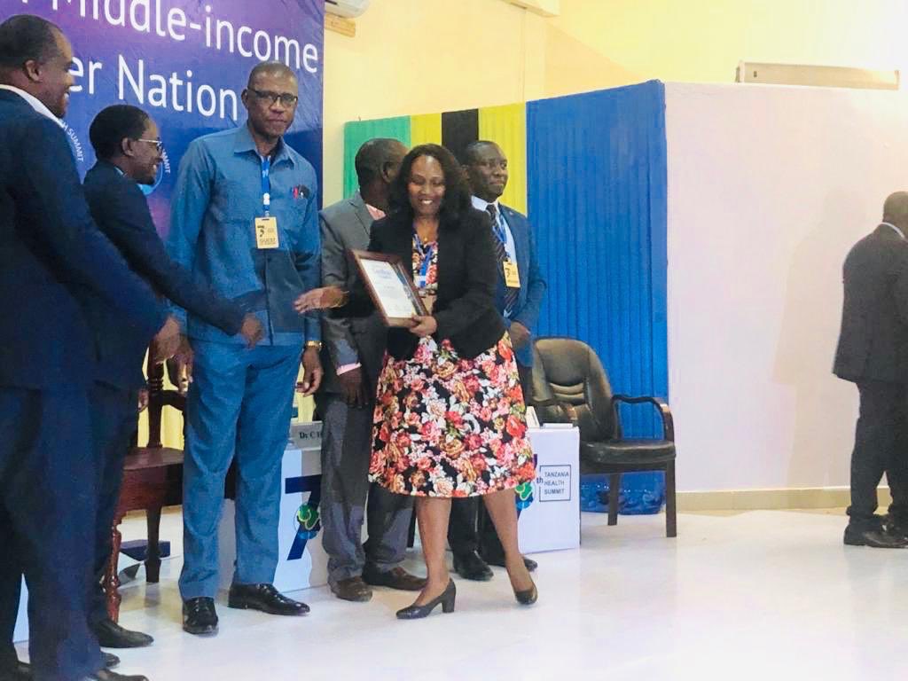 AmrefTanzania's tweet photo. #Recognition! Humble appreciation from @AmrefTZ to the @tanzaniahealth for the appreciation certificate, we value our partnership and promise to continue championing the health prosperity initiative now and in the future. #HealthForAll #THS2020 https://t.co/ZAvdypwqtm