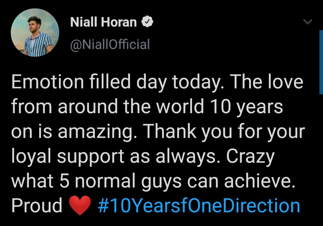 glzz_danii's tweet image. Cuando estoy triste me pongo a leer los tweets de #10YearsOfOneDirection y me deprimo aún más 💘😔