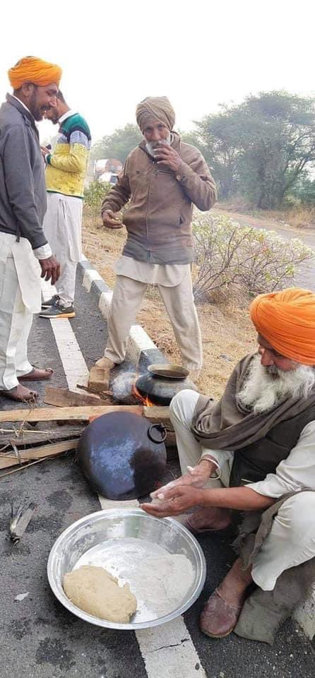 AnilKhark's tweet photo. पंजाब के किसान ने दिखाया कि यहां की फसलें भी जिंदा हैं और नस्लें भी जिंदा हैं
जय किसान जय पंजाब
@DeependerSHooda @_YogendraYadav @RamanRandhawarr @PunjabKisanUnio @BKU_KisanUnion https://t.co/JMPPFrVBJD