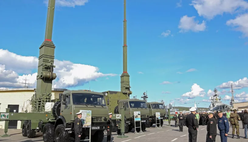 Комплекс РЭБ Мурманск БН способен заглушить просто напросто всю Европу , другими словами лишить данную территорию связи и помешать работе любых сигналов, дальность работы нашей системы 5000 км!