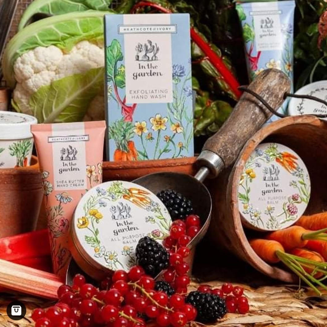 MagpiesNestLtd's tweet photo. Gifts ideas for the #gardener among you. Available to #buyonline, over the phone 0161 338 8262 #phoneorders all with free same day local #Tameside delivery, #ClickandCollect or £1 UK P&amp;P 
https://t.co/yQCm4eqJc0 https://t.co/ZT7yWkxDvt