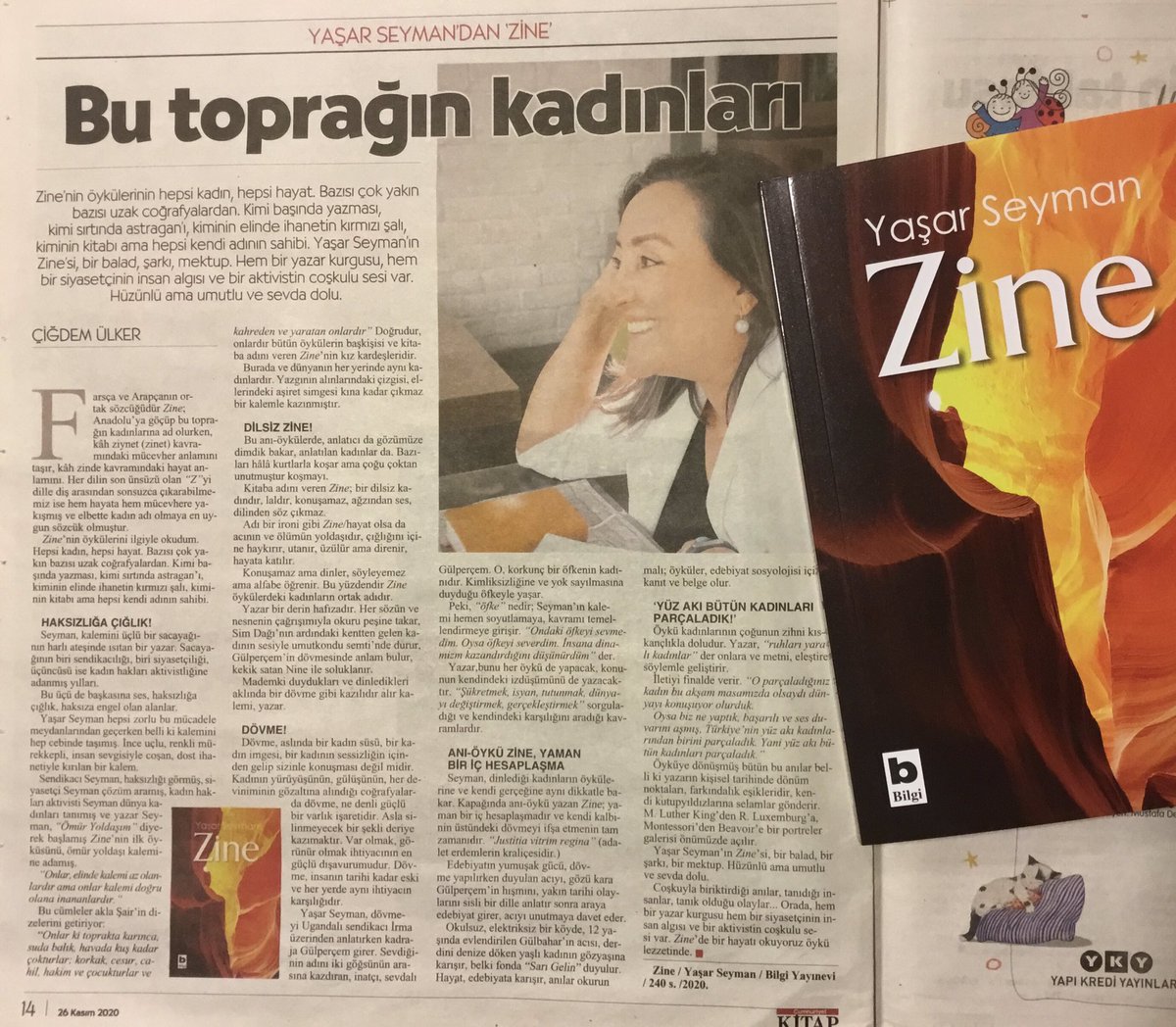 “Yaşar Sayman’ın Zine’si, bir balad, bir şarkı, bir mektup. Hüzünlü ama umutlu ve sevda dolu.”

Çiğdem Ülker bugün Cumhuriyet Kitap’ta <a href="/yasarseyman/">Yaşar SEYMAN</a>’ın yeni kitabı #Zine’yi anlatıyor.