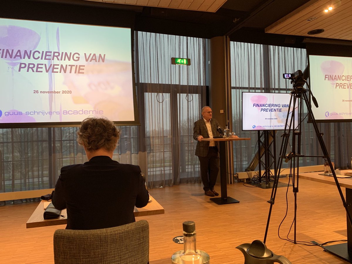 akoornstra's tweet photo. Start van conferentie over #financieringvanpreventie . Live in een half lege zaal en schermen vol online deelnemers. volg ons. ⁦@GuusSchrijvers⁩ ⁦@AlettaWinsemius⁩ ⁦@JosRietveld⁩ ⁦@AndreKrouwel⁩ https://t.co/EgfCjyr5hU