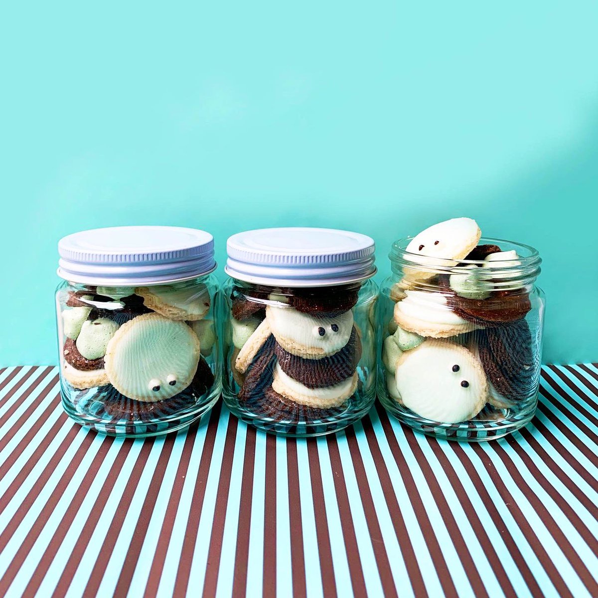 大人気チョコミン党クッキーボトル🧚🏼‍♂️PARCOオンラインストアにて販売してます👗🌱🪀オーガニックのミントが生地に練り込まれている自然派チョコミント🍪モンスターも隠れてます👀 kaeru.parco.jp/items/detail/s…