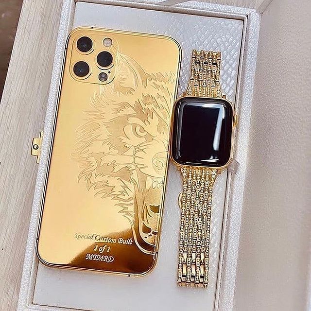 24k Gold iPhone or Apple watch? Which one will you choose? 
uberpanache.com
#luxuryphone #luxurywatch #uberpanache #iphoneonly #apple #luxurylifestyle #luxurymobile #goldmobile #goldwatch