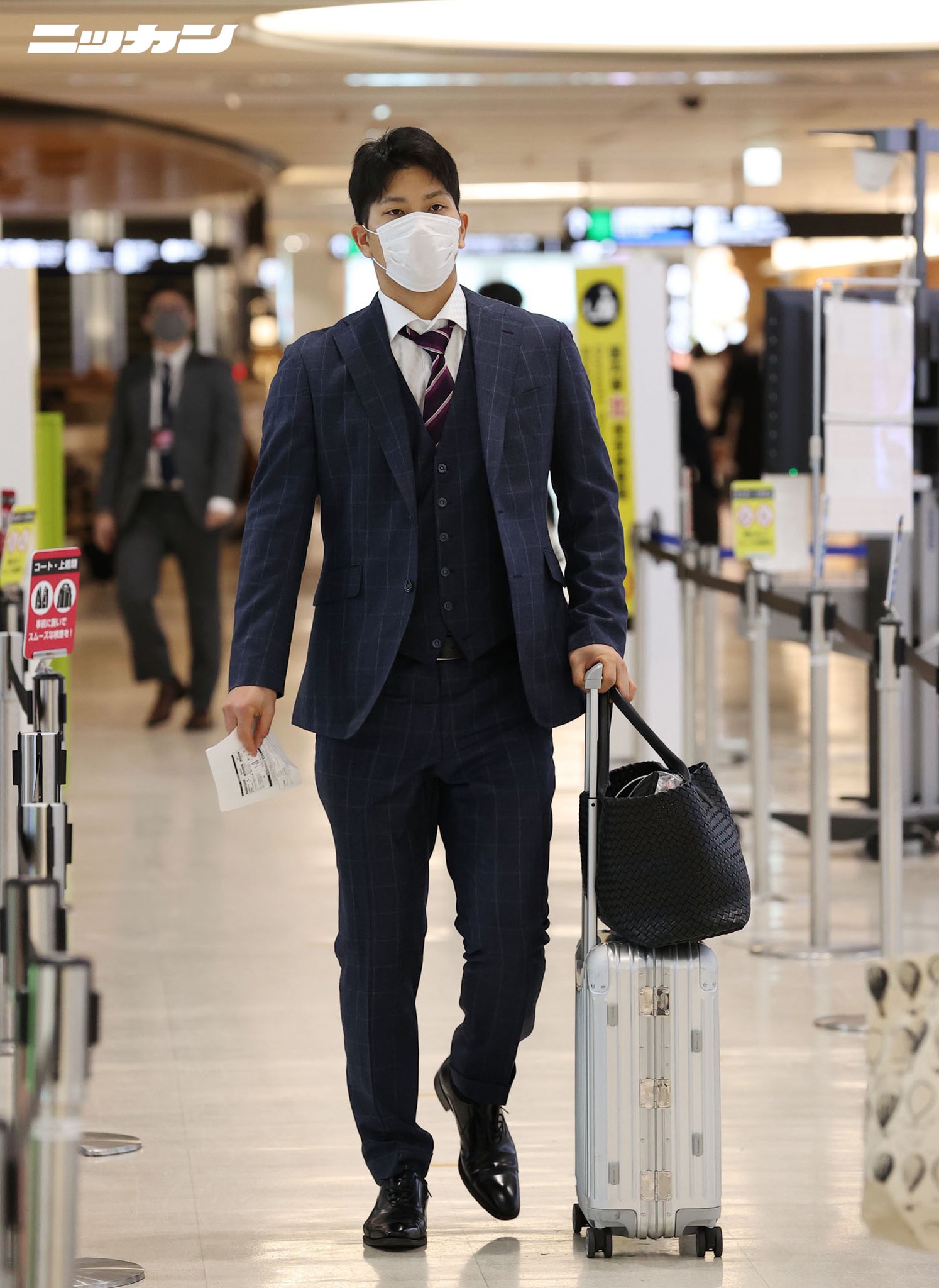 日刊スポーツ 巨人担当 Gコレ 福岡 帰京編 年最後の Gコレ です 扇の要 炭谷銀仁朗 大城卓三 巨人 ジャイアンツ Giants Withfans T Co Jibno3pmxx Twitter