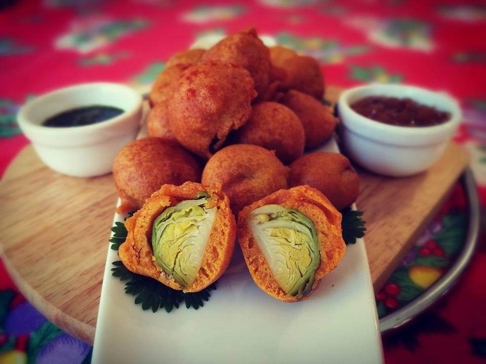 TVZaraJ's tweet photo. A staple in our Scottish Pakistani home at this time of year. Brussels sprouts pakora. Yes or no?
#averymuslimchristmas https://t.co/QcKInsMpj3