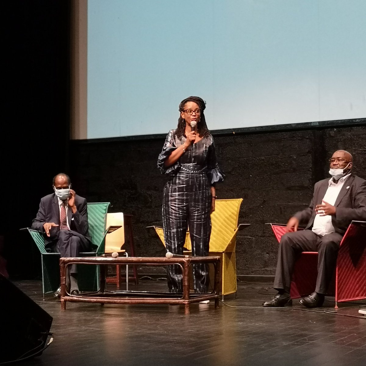 Émouvante soirée au <a href="/CCFGConakry/">CCFG Conakry</a> avec Houray Bah et son association Amali de lutte contre les violences faites aux femmes. Merci pour ce documentaire choc qui nous rappelle que la route est encore longue et que cette lutte est l'affaire de tous <a href="/AmbaFrGuinee/">France en Guinée et en Sierra Leone</a>