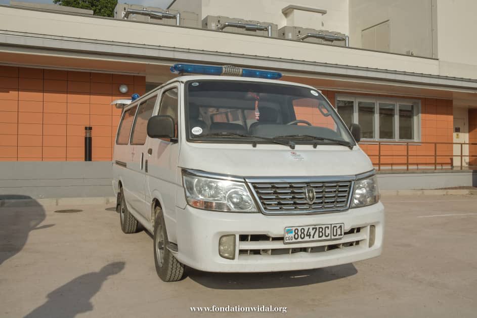 guyloando_glv's tweet photo. #DansLesArchives #Acte_4
2.4.2020 > LE SAVIEZ-VOUS? 
La FondationWidal avait remis  2 ambulances au secrétariat technique du comité de riposte contre pandémie #COVID19 pour lui permettre de plus et mieux intervenir auprès des patients » avait déclaré notre président #Guy_Loando. https://t.co/m8jXKQH0Qv
