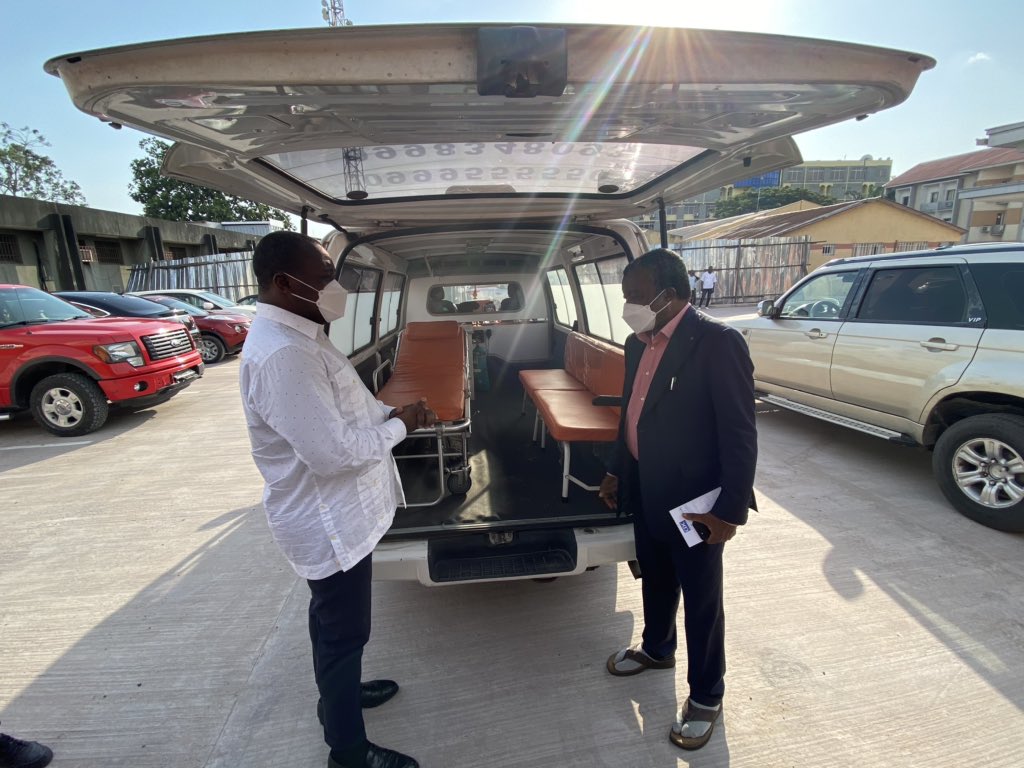 guyloando_glv's tweet photo. #DansLesArchives #Acte_4
2.4.2020 > LE SAVIEZ-VOUS? 
La FondationWidal avait remis  2 ambulances au secrétariat technique du comité de riposte contre pandémie #COVID19 pour lui permettre de plus et mieux intervenir auprès des patients » avait déclaré notre président #Guy_Loando. https://t.co/m8jXKQH0Qv