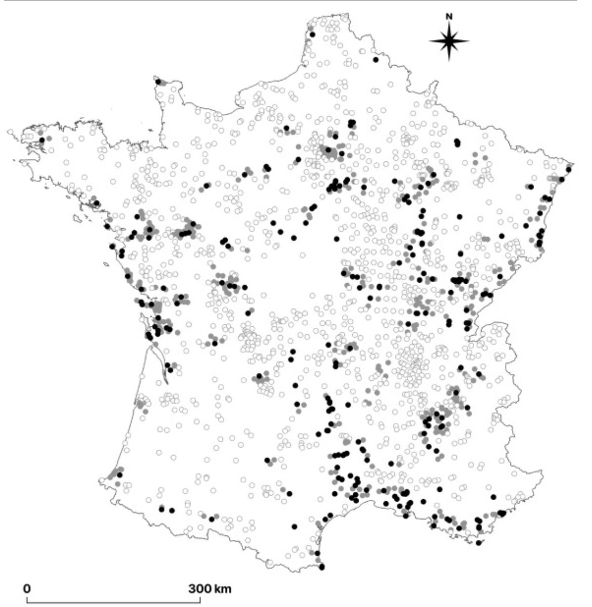 2/7 Using  #CitizenScience data from the French Breeding Bird Survey  @VigieNature, we compared temporal trends of common breeding species (including mostly non-targeted avian biodiversity) inside and outside N2000 network