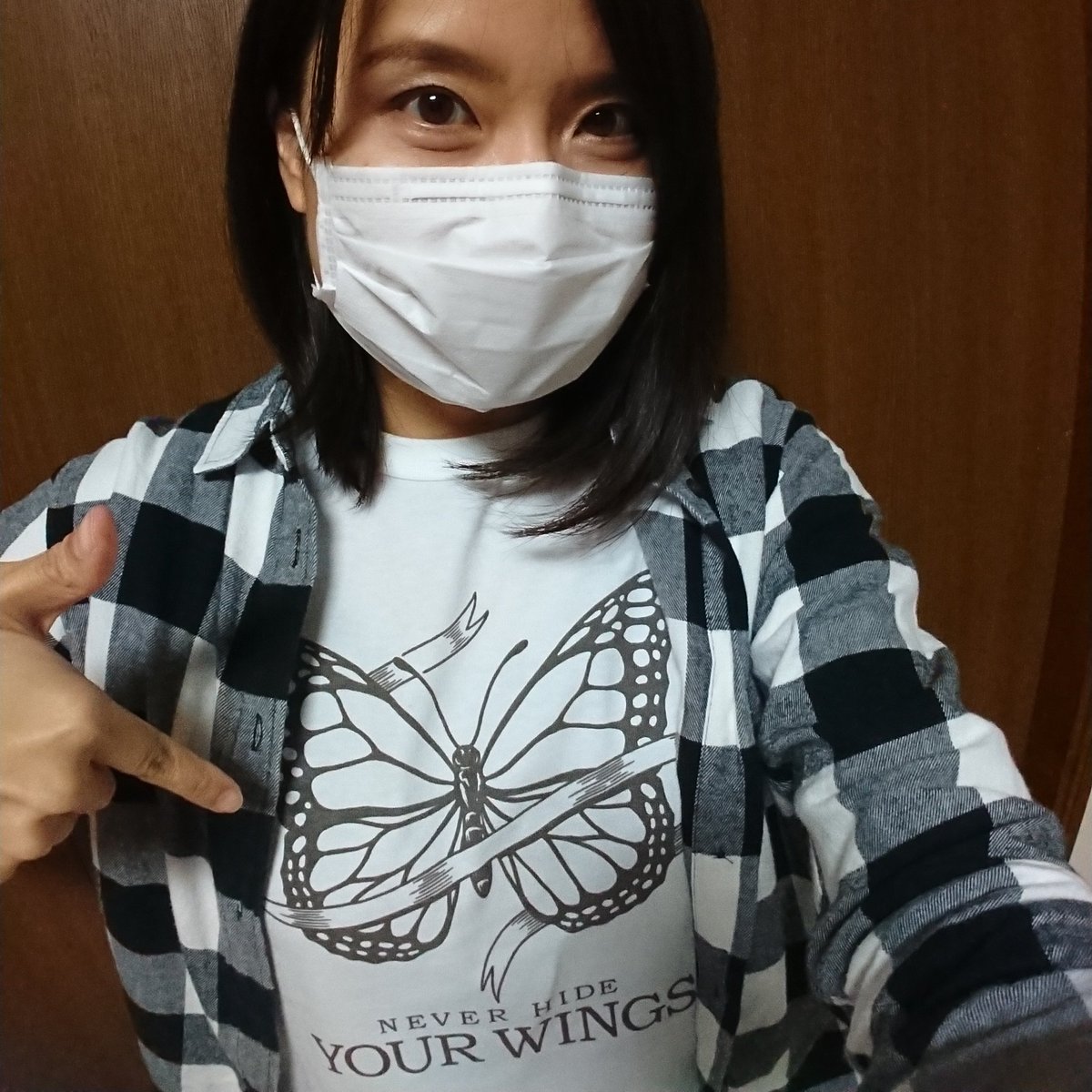 itoyurikayama's tweet photo. きょう(11月26日)は
さっそくこれを着てお仕事!📻🎤
襟もしっかりしていて肌触りも良く
Tシャツとして満足です❗
JAMMINさん、#debraJapan さん
応援しています👕🦋
#チャリティー #Tシャツ
#表皮���泡症 https://t.co/peMkWZLtVh