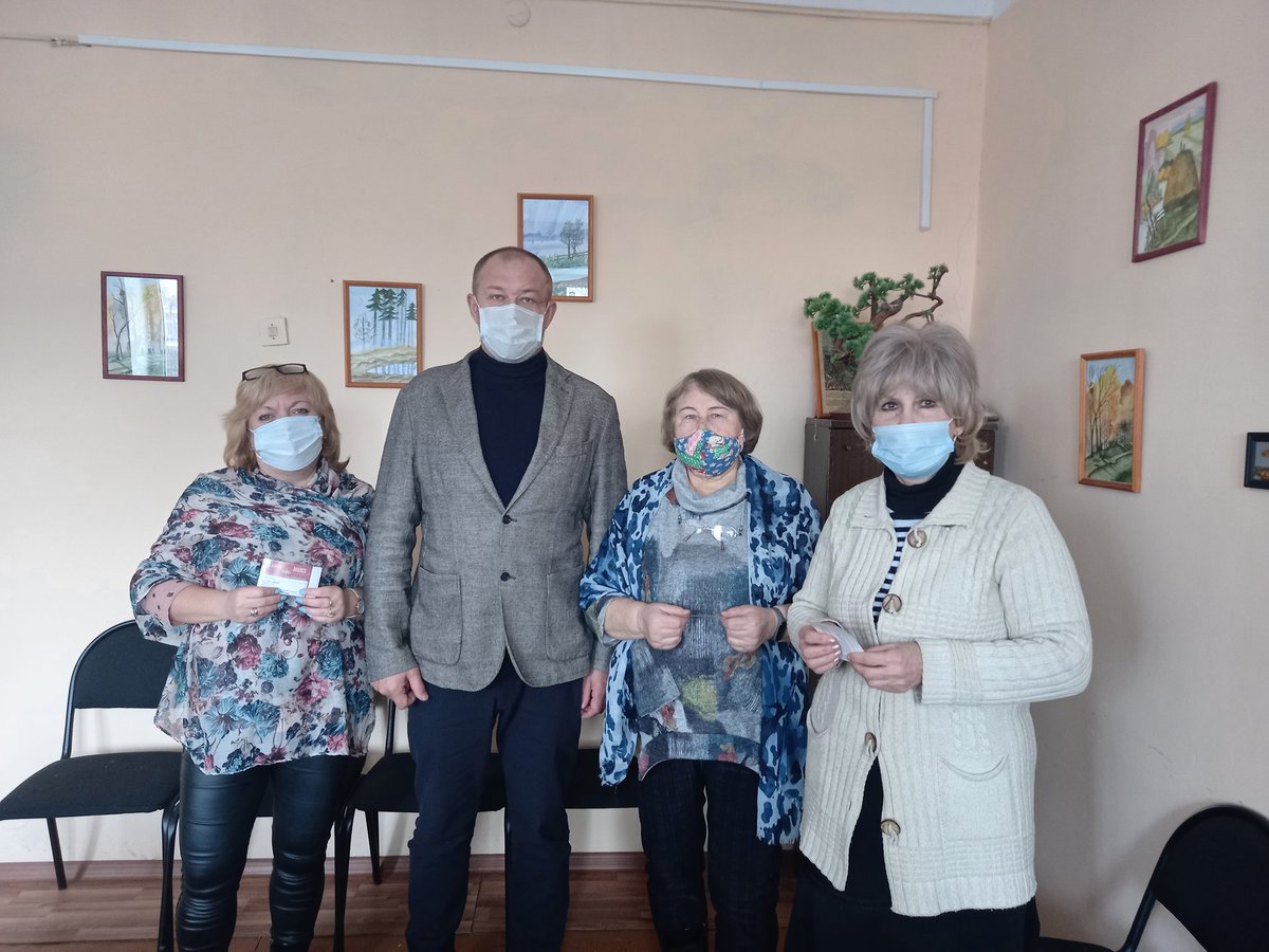 С 25—летием создания ТОС поздравил депутат ТГД Михайлов Сергей Владимирович председателей 16 округа Центрального района.
