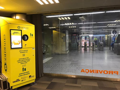 PaisajeLimpio's tweet photo. El #ProyectoRECICLOS sigue creciendo📈💪fomentando a través de la tecnología, el reciclaje con incentivos como billetes o patinetes eléctricos. Puedes encontrarlo en las estaciones de Ferrocarrils de la Generalitat de Catalunya (FGC). Más info👉 https://t.co/aaqKhh4QNL @ecoembes https://t.co/DuXkUW9gvr