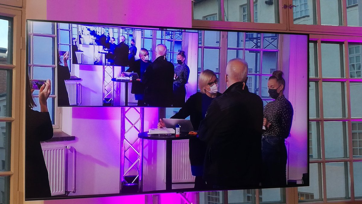 Loistava <a href="/KatjaPantzar/">Katja Pantzar</a> juontaa #suretampere Keeping Cities Vital - Public Space and Resilience webcastin. 

<a href="/Tamperekaupunki/">Tampereen kaupunki</a> @i2_moy <a href="/werstas/">Työväenmuseo Werstas</a> #tampere #smartcity #Innovations #safety #Security #events #citycompetitiveness