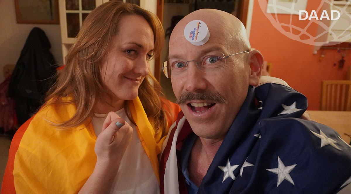 DAAD_Germany's tweet photo. Cuz we're #wunderbartogether! On #Thanksgiving, DAAD's SoMe manager and her friend @caseyjpruett are celebrating their #GermanAmericanFriendship - show us yours! Post your #friendship pics, tag us, and say thank you! @usbotschaft #USADays #GermanAmericanWeek @goetheinstitut https://t.co/xP1zB1zsAc