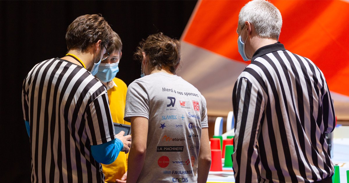 DVGROUP1's tweet image. 🤖 #cdr2020 – Bravo aux roboticiens en herbe de l’école @ESIEEAmiens qui sont allés jusqu’en quart de finale de la Coupe de France de Robotique👏La formation des étudiants est au cœur de nos préoccupations et nous continuerons de nous engager en valorisant des projets novateurs💡