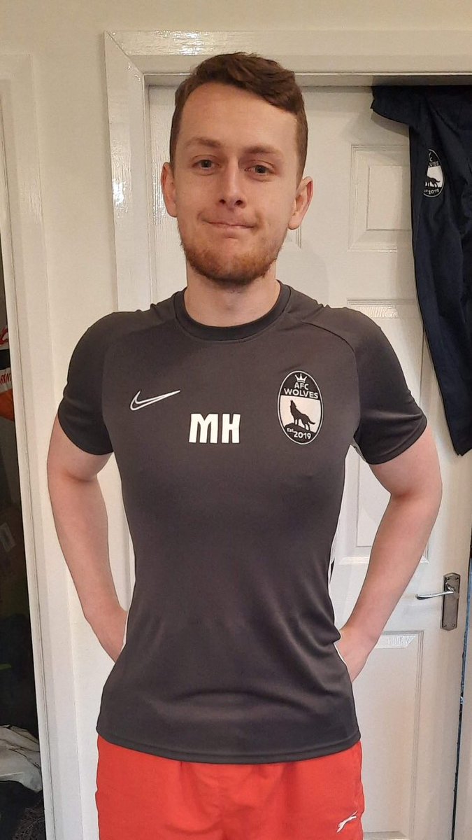 Football is back! 

We return to action on the 6th December, when we face Holmewood FC away. Lockdown has been a very difficult time for a lot of people, but the lads had a nice way of ending Lockdown 2.0 by receiving their new range of training shirts and quarter zips!