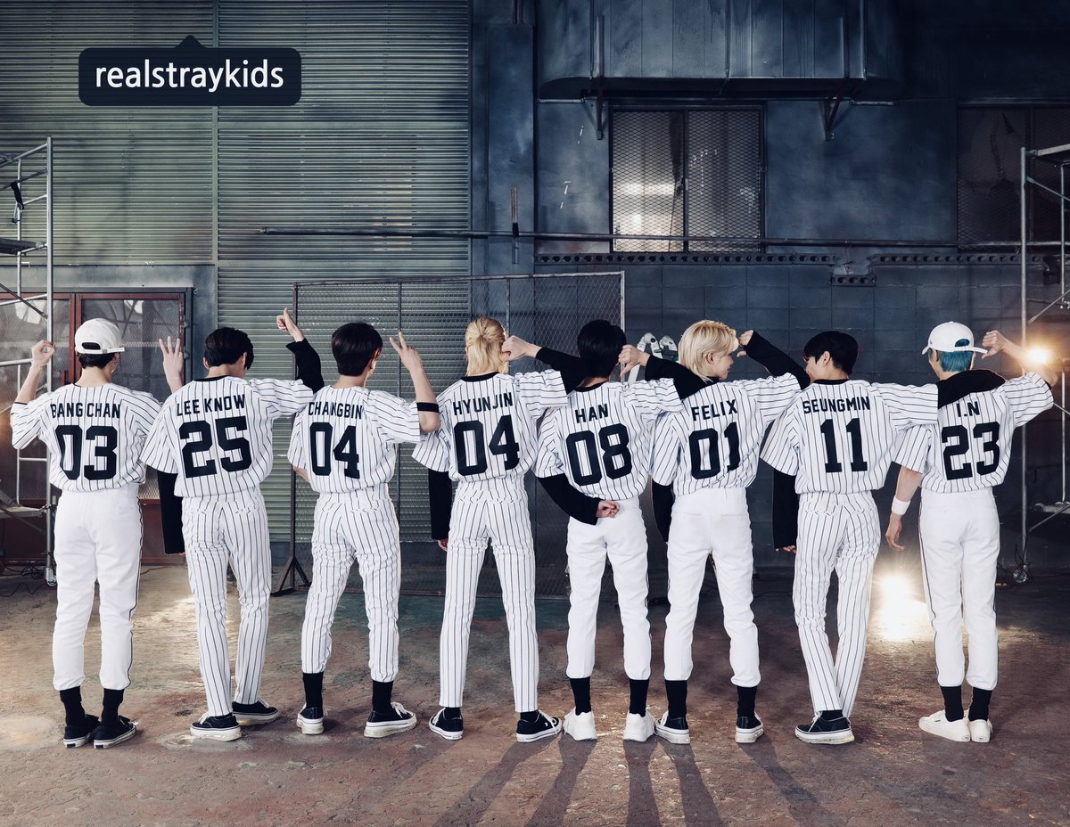 skzshots's tweet photo. 03.25 🤍 04.04 🤍 08.01 🤍 11.23 https://t.co/1keYzOE3Du