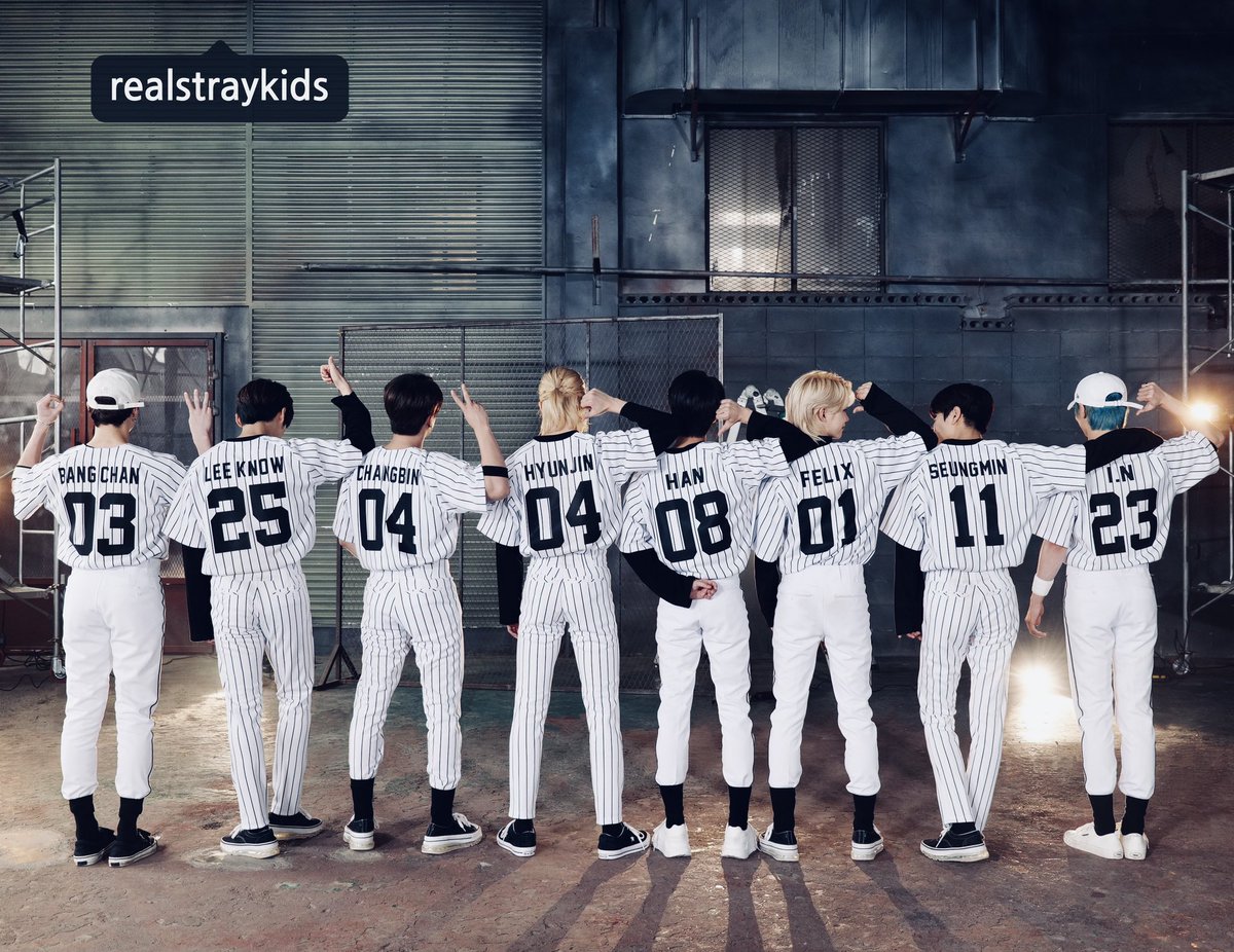 skzshots's tweet photo. 03.25 🤍 04.04 🤍 08.01 🤍 11.23 https://t.co/1keYzOE3Du