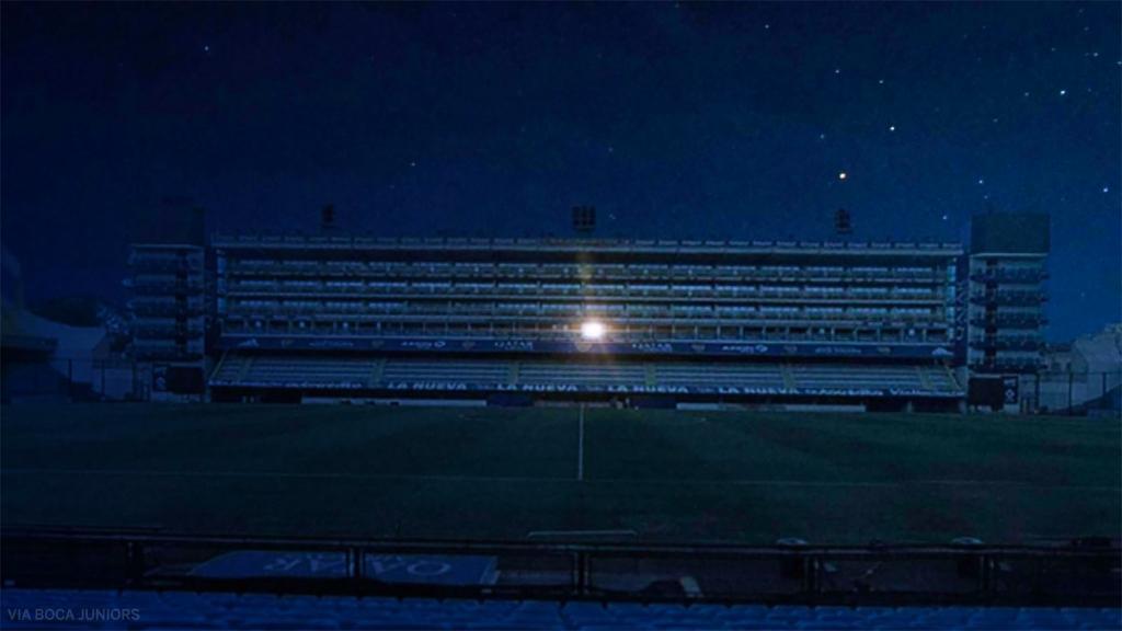 Boca Juniors turned off all the lights in their stadium apart from one.

The light inside Diego Maradona’s box ⭐️