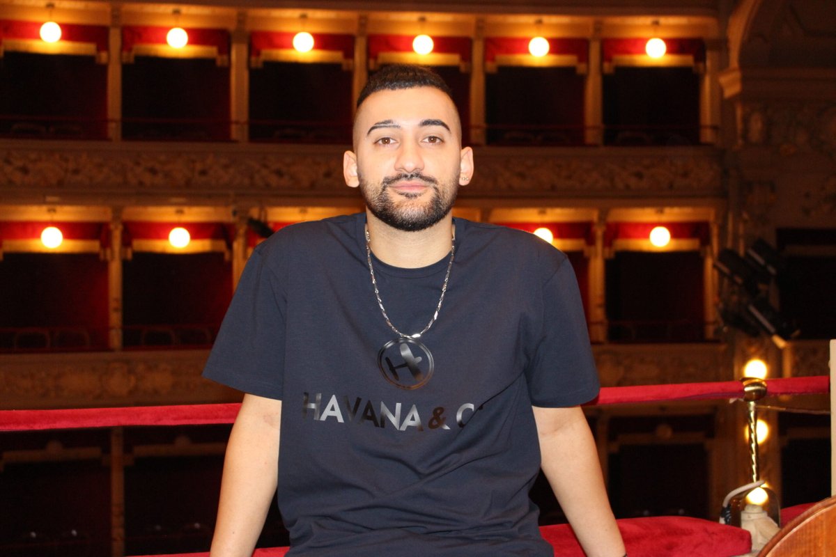 wordsandmore1's tweet photo. → @RedBlueMusic – @RoccuzzoOfficial – Disponibile su YouTube il videoclip ufficiale di #Ricominciamodaqui (#BitRecords), il nuovo brano inedito di #Roccuzzo, già disponibile in radio e su tutte le piattaforme di streaming. https://t.co/7BnfEY4zvn https://t.co/ZWv7e8Dv2C