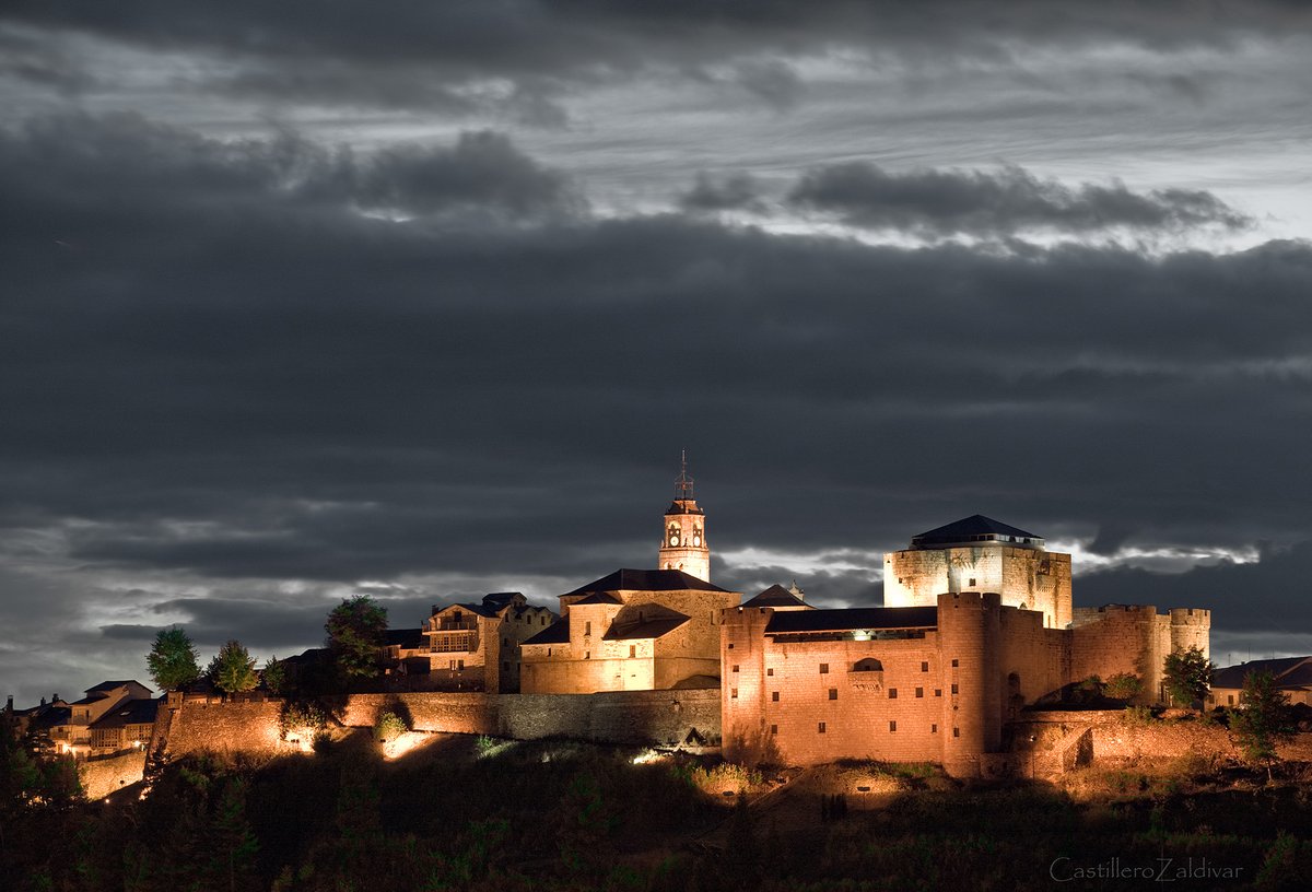 Zamora_Spain's tweet photo. Estupenda fotografía de Puebla de #Sanabria #Zamora por MANUEL ZALDÍVAR https://t.co/Nkjcmrd1Qu