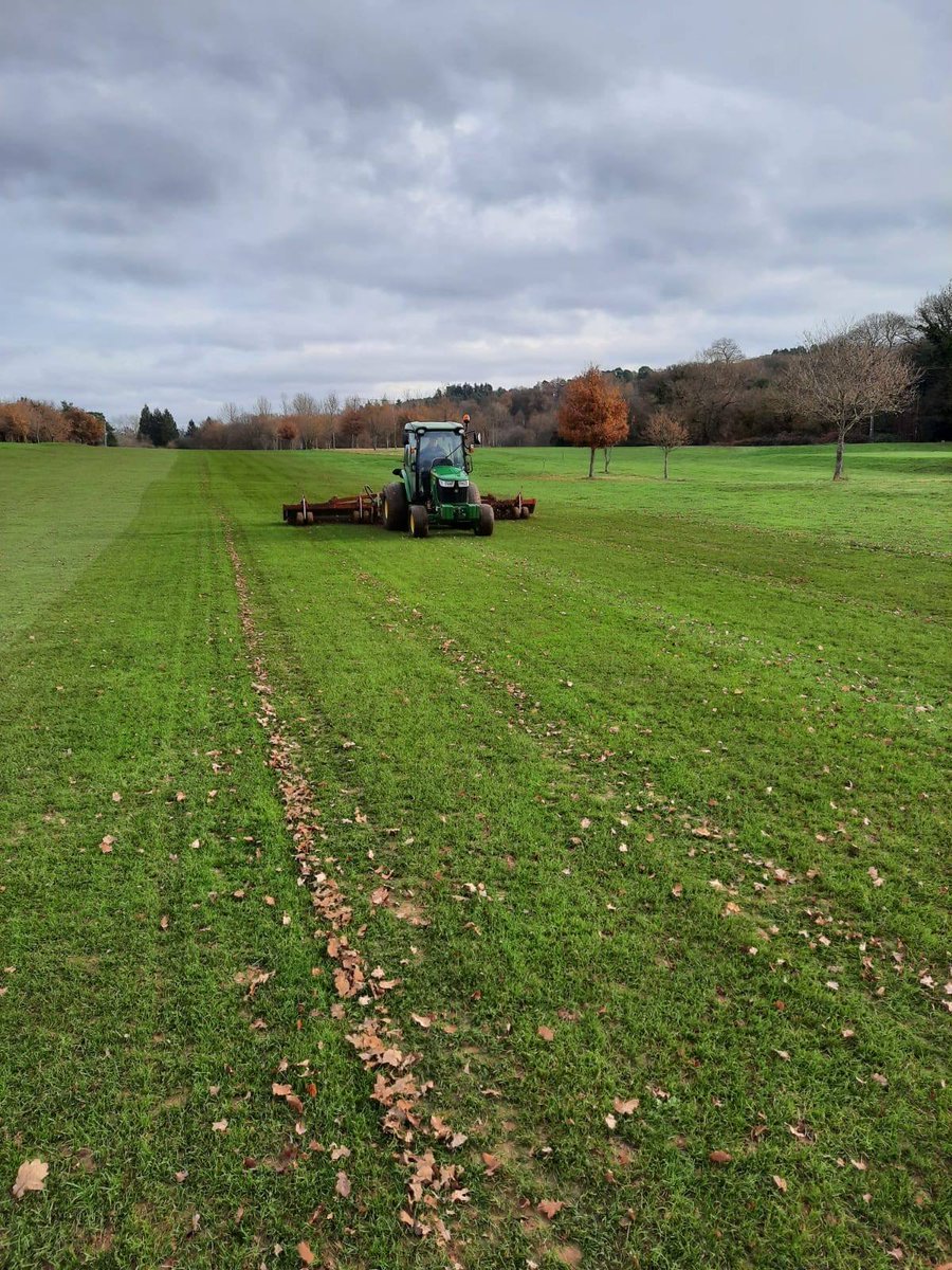 HuntForestGroup's tweet photo. What a fantastic combination for debris or wormcast removal. Another great demo with the John Deere 4066R and the Redexim Top Brush.
Call us now to arrange your demo!
#huntforestgroup #golf #professionalturf #johndeere #4066R #hampshire #wiltshire #isleofwight #somerset #dorset https://t.co/EzMAxRXi6V