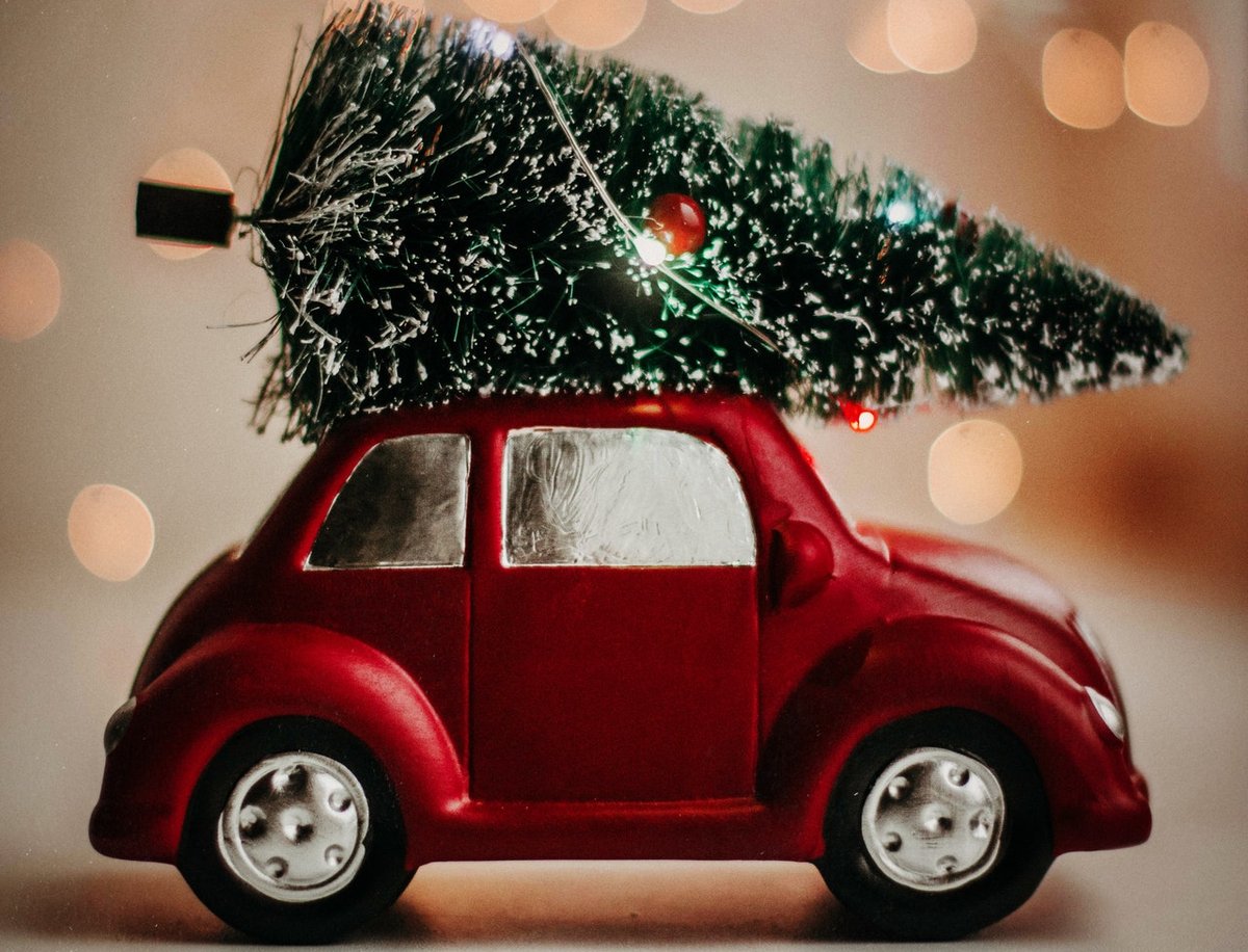 Still a bit confused by the ‘student travel window’ for the end of term and Christmas? 

We've got all the information you need to know right here: ow.ly/U64I50CupL6

#Covid19 #StudentSupport #Christmas