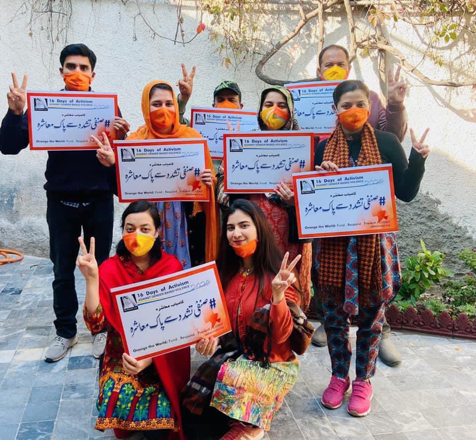 talia_shah1's tweet photo. A vibrant event celebrated the #16DaysofActivism2020 against Gender-Based violence at @dahawwalur and #OrangeTheWorld initiative was taken by @dahawwalur team. 

#صنفی_تشدد_سے_ڀاک_معاشرہ https://t.co/PbBADo1Nv2