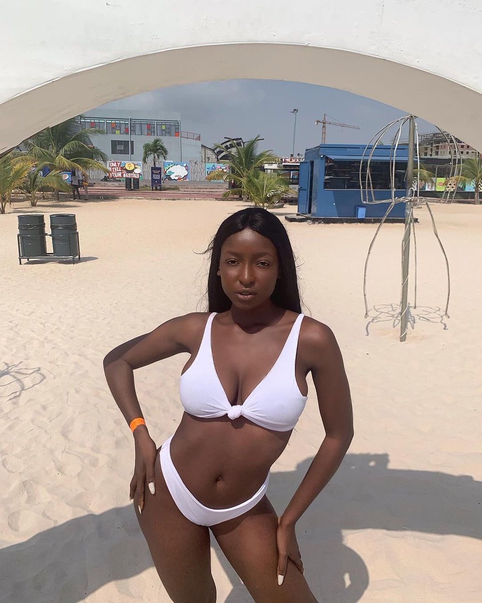 kythegod__'s tweet photo. Too hot to handle, too cold to hold 👑
.
Edits by me 🥰😘
.
#roadtonigerianqueen2020 https://t.co/e6dy1TJ5Nr