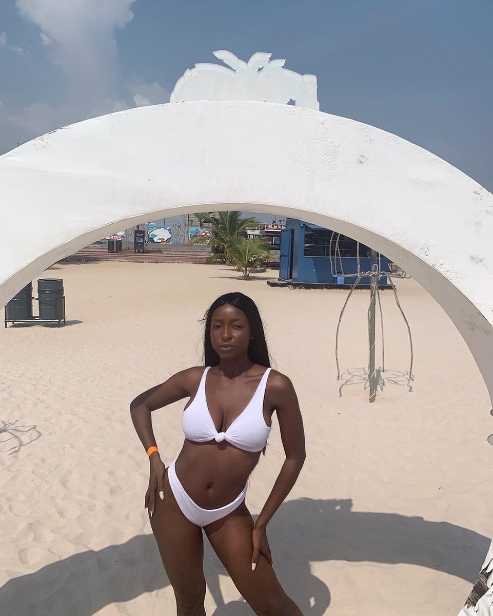 kythegod__'s tweet photo. Too hot to handle, too cold to hold 👑
.
Edits by me 🥰😘
.
#roadtonigerianqueen2020 https://t.co/e6dy1TJ5Nr