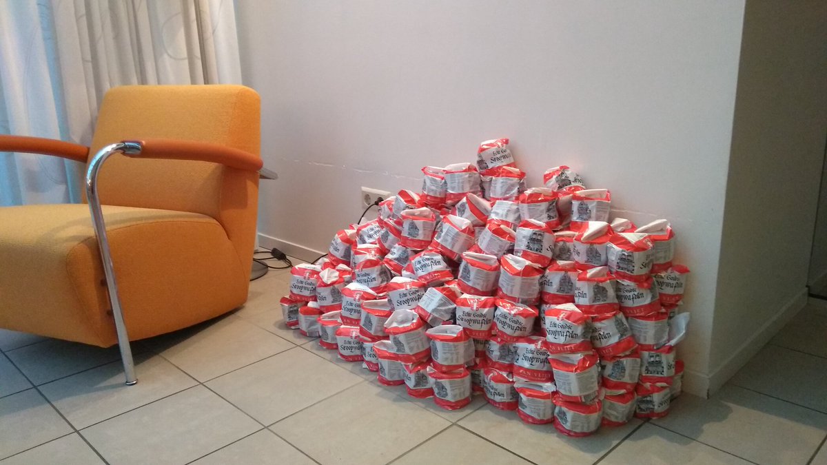 Ook wij hebben een berg stroopwafels mogen ontvangen van de Goudse Stroopwafelactie 2020. Wij danken de Ronde Tafel Gouda heel hartelijk. We gaan ervoor zorgen dat al onze kanjers een pakje ontvangen. #stroopwafelactie #gouda