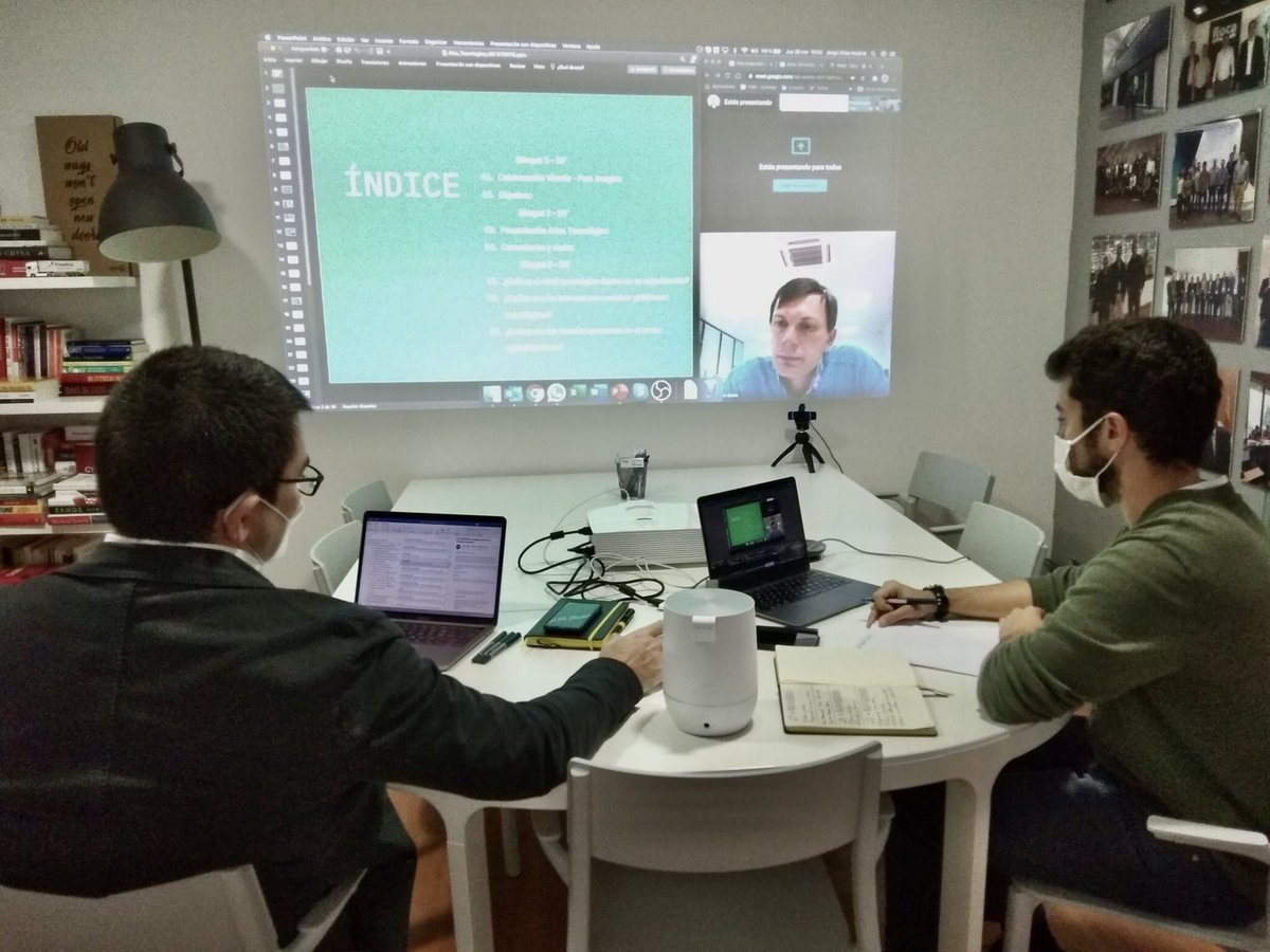 pablooliete's tweet photo. Otro #Héroe40 en #Desafios40 con @Vitartis. Da gusto hacer un proyecto en un sector como el agroalimentario en Castilla y León, donde la mayor parte de los ejecutivos han pasado por nuestro programa Máster en #Industria40.
Hoy con @IgnacioGalan6 de @AgropalSC 🔝🌾🇪🇸
@AtlasTec https://t.co/fbuGVQO8v7