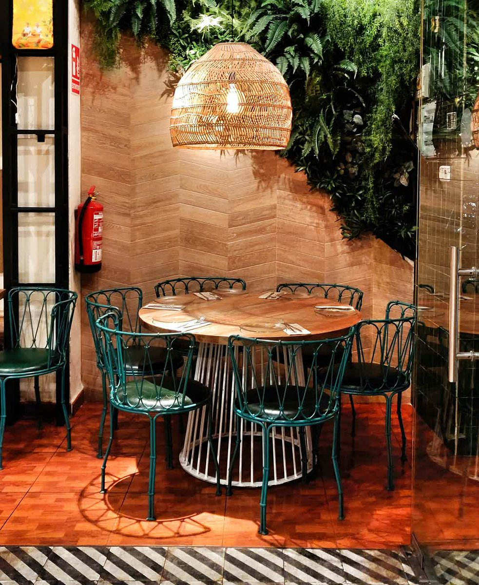Te guardamos el sitio perfecto? 😉

<a href="/LaVidaEnTapas/">La Vida</a> #alameda #Sevillahoy #TDSGastro #TdsActualidad #GastronomiaSevilla #food #foodporn #Seville #tapas #slowfood #Gastro #Niguiris #wok #cocktails #makis #ceviche #ChifaVsNazca #SameSameButDifferent