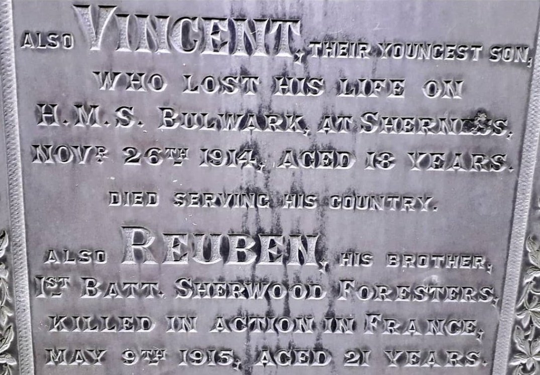 InscriptionsWw1's tweet photo. #RememberedHere
The Wheatley Brothers
> Vincent Wheatley
Died 26 November 1914 #HMSBulwark #Sherness
Aged 18
> Reuben Wheatley
Killed in action 9 May 1915 #France
Aged 21
#GeneralCemetery #Nottingham
#WW1 #LestWeForget
Online records via https://t.co/pj5xu8lv5C https://t.co/i2Fe7hCBCc