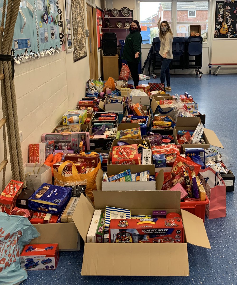 cannhallprimary's tweet image. WOW!!! Thank you so much for your generous donations to the food bank for Christmas!!! Mrs Feagan from the food bank is overwhelmed by everyone’s generosity!!! #responsibility #hope #corevaluesinaction #supportingourcommunity