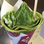 京都河原町駅近くのクレープ専門店「さんじや」の「抹茶尽くしパフェ」がおいしそう。