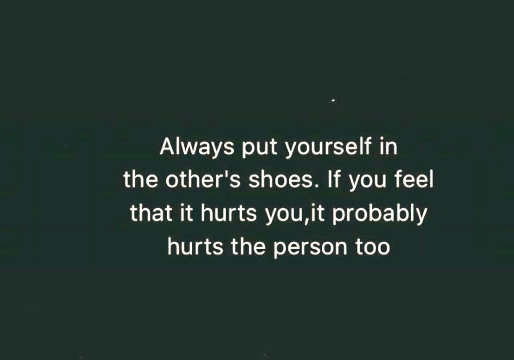 (ضع نفسك مكان الأخر)
ومن ثم قم بتفسير تلك الأفكار غير السوّية.
فلسفة/عقلنة الاضطراب النفسي، سوف تجد هناك مبررا لكل فعل يفعله المُضطرب. لأن تلك المعُتقدات العميقة عبارة عن "أشياء حقيقية" يشعر بها الشخص نفسه ويفكر بها.
ضع نفسك مكان الأخر جملة مضغوطة بحجم الحياة.