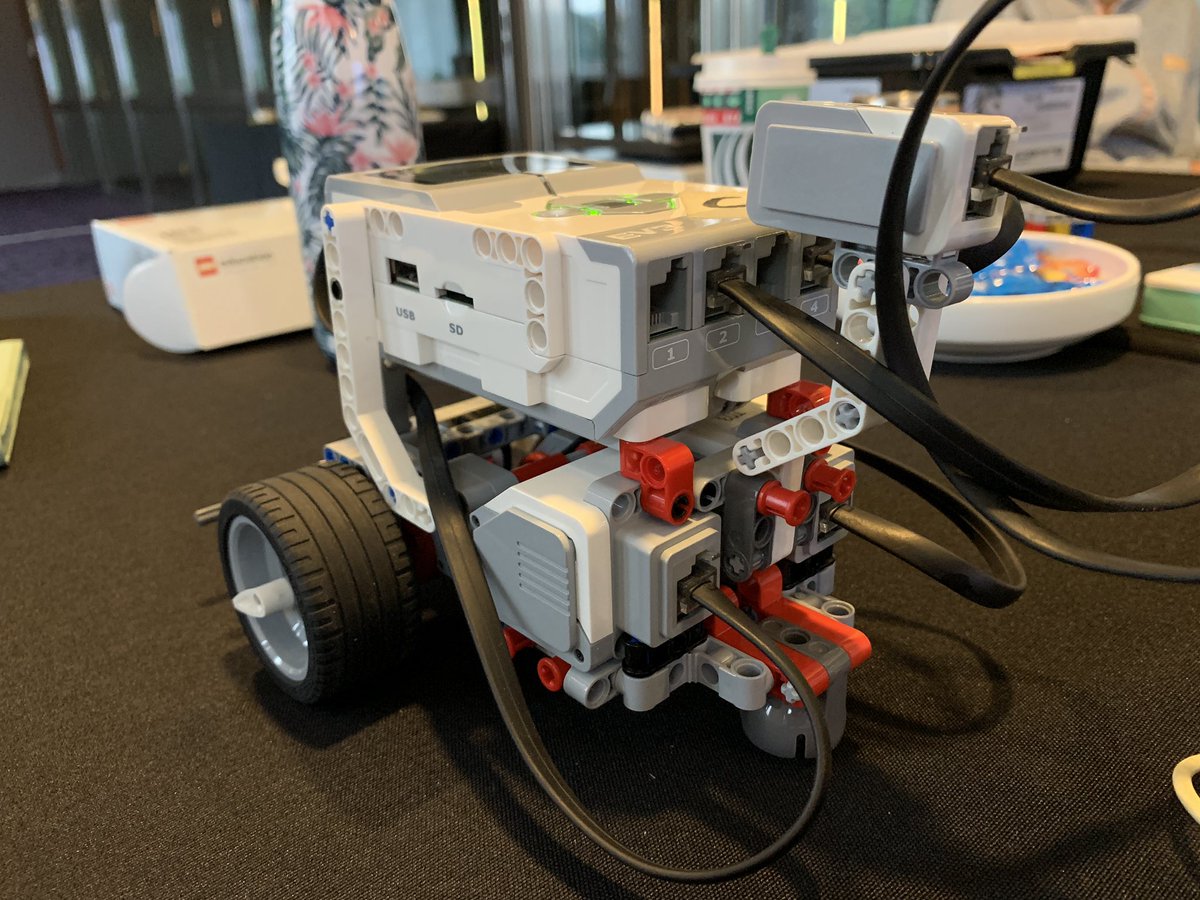 Jonathan_Filer's tweet photo. Just completed an amazing 3 days of Lego training. Learning how WeDo, Spike Prime and Ev3’s could be implemented in class. https://t.co/szaAQ5KbiE