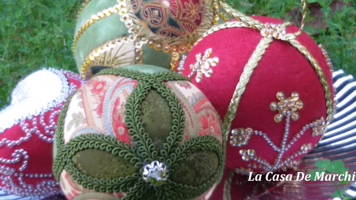 Esferas para decorar tu hogar esta Navidad 🎄#hechoamano Ideas para llenar nuestra casa de bonitos adornos navideños 🎅<a href="/lacasademarchi/">La Casa De Marchi</a>