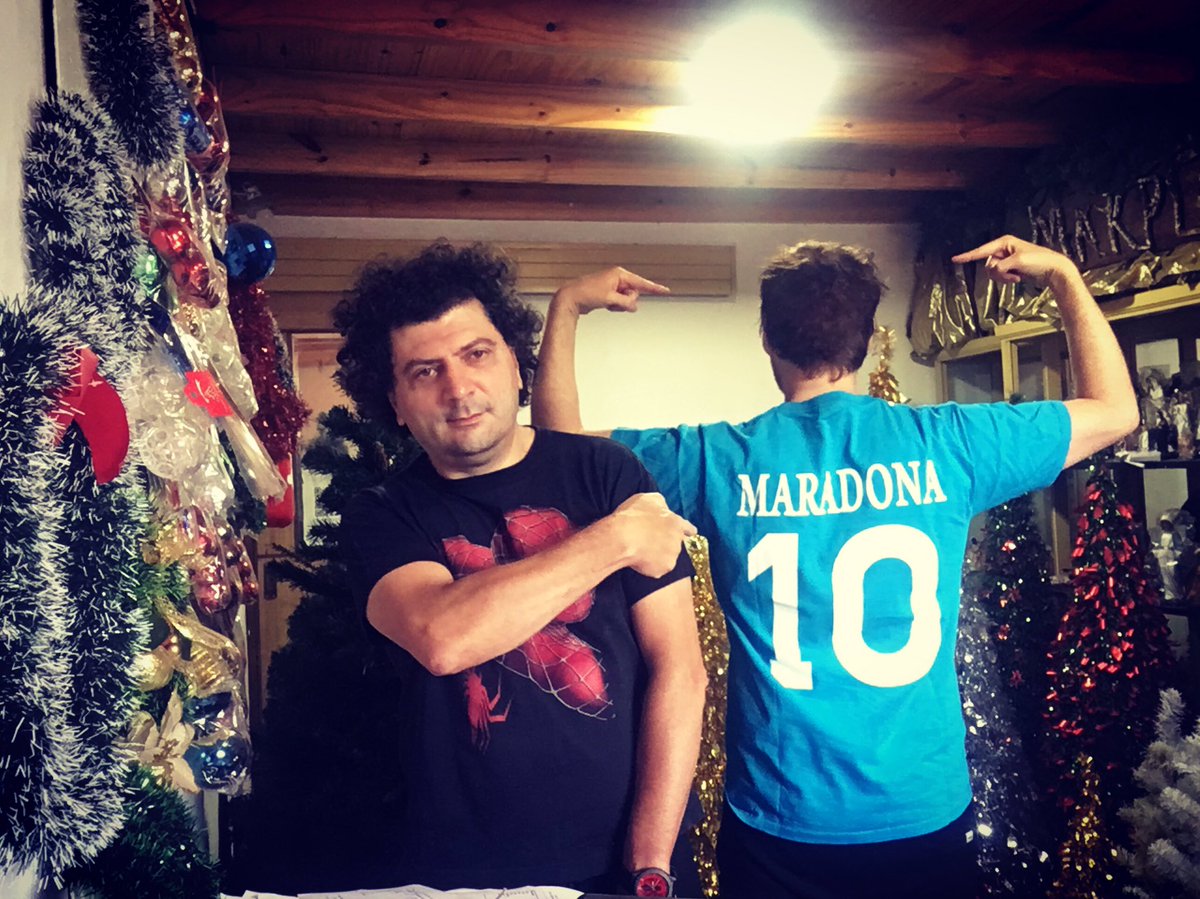 #teamodiego ⚽🇦🇷❤️ #d10s 🙏 .  Te llevas una gran parte de mi vida. Muy triste por que no puedo ir a despedirte, pero desde acá, haciendo el luto que te mereces con mi gran amigo <a href="/rafadominico/">Jorge Rafael Aguete</a> .
 gracias por ser el #argentino . Sos mi mas grande orgullo en el mundo 💙🤍💙.